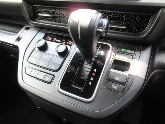 ステップワゴン スパーダ　衝突被害軽減ブレーキ　ＡＣＣ　前後ドラレコ　純正メモリーナビ　全周囲カメラ　フルセグＴＶ　ＣＤ　ＤＶＤ　ＵＳＢ　ＢＴ　両側ＰＳＤ　後席モニタ　純正ＡＷ　ＬＥＤ　Ｓヒータ　ＥＴＣ２．０　１オーナー　禁煙（37枚目）