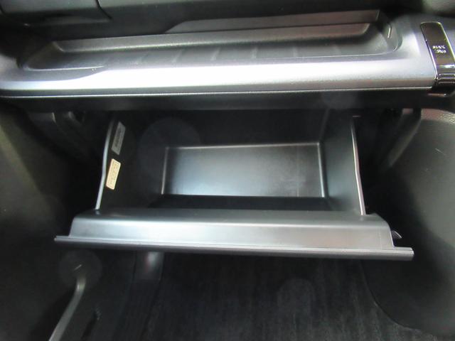 ステップワゴン スパーダ　衝突被害軽減ブレーキ　ＡＣＣ　前後ドラレコ　純正メモリーナビ　全周囲カメラ　フルセグＴＶ　ＣＤ　ＤＶＤ　ＵＳＢ　ＢＴ　両側ＰＳＤ　後席モニタ　純正ＡＷ　ＬＥＤ　Ｓヒータ　ＥＴＣ２．０　１オーナー　禁煙（40枚目）