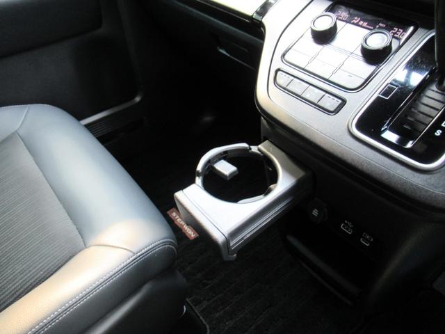 ステップワゴン スパーダ　衝突被害軽減ブレーキ　ＡＣＣ　前後ドラレコ　純正メモリーナビ　全周囲カメラ　フルセグＴＶ　ＣＤ　ＤＶＤ　ＵＳＢ　ＢＴ　両側ＰＳＤ　後席モニタ　純正ＡＷ　ＬＥＤ　Ｓヒータ　ＥＴＣ２．０　１オーナー　禁煙（41枚目）