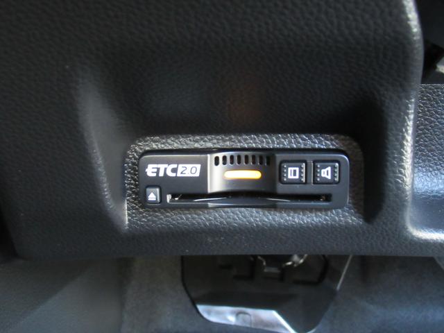 ヴェゼル ｅ：ＨＥＶ　Ｘ　衝突被害軽減ブレーキ　ＡＣＣ　純正メモリーナビ　Ｂカメラ　フルセグＴＶ　ＵＳＢ入力端子　Ｂｌｕｅｔｏｏｔｈ　純正ＡＷ　ＬＥＤヘッドライト　オートライト　クリアランスソナー　ＥＴＣ２．０　１オーナ　禁煙（11枚目）