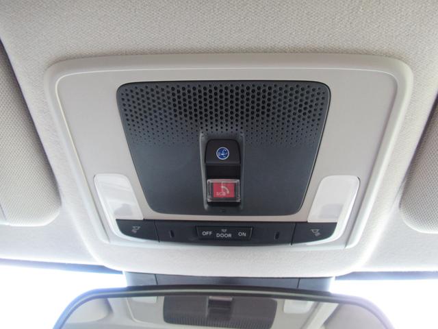 ヴェゼル ｅ：ＨＥＶ　Ｘ　衝突被害軽減ブレーキ　ＡＣＣ　純正メモリーナビ　Ｂカメラ　フルセグＴＶ　ＵＳＢ入力端子　Ｂｌｕｅｔｏｏｔｈ　純正ＡＷ　ＬＥＤヘッドライト　オートライト　クリアランスソナー　ＥＴＣ２．０　１オーナ　禁煙（14枚目）