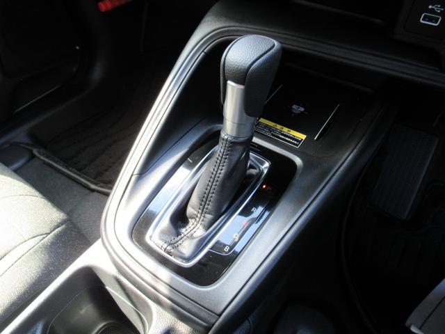 ヴェゼル ｅ：ＨＥＶ　Ｘ　衝突被害軽減ブレーキ　ＡＣＣ　純正メモリーナビ　Ｂカメラ　フルセグＴＶ　ＵＳＢ入力端子　Ｂｌｕｅｔｏｏｔｈ　純正ＡＷ　ＬＥＤヘッドライト　オートライト　クリアランスソナー　ＥＴＣ２．０　１オーナ　禁煙（34枚目）