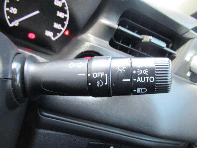 ヴェゼル ｅ：ＨＥＶ　Ｘ　衝突被害軽減ブレーキ　ＡＣＣ　純正メモリーナビ　Ｂカメラ　フルセグＴＶ　ＵＳＢ入力端子　Ｂｌｕｅｔｏｏｔｈ　純正ＡＷ　ＬＥＤヘッドライト　オートライト　クリアランスソナー　ＥＴＣ２．０　１オーナ　禁煙（39枚目）