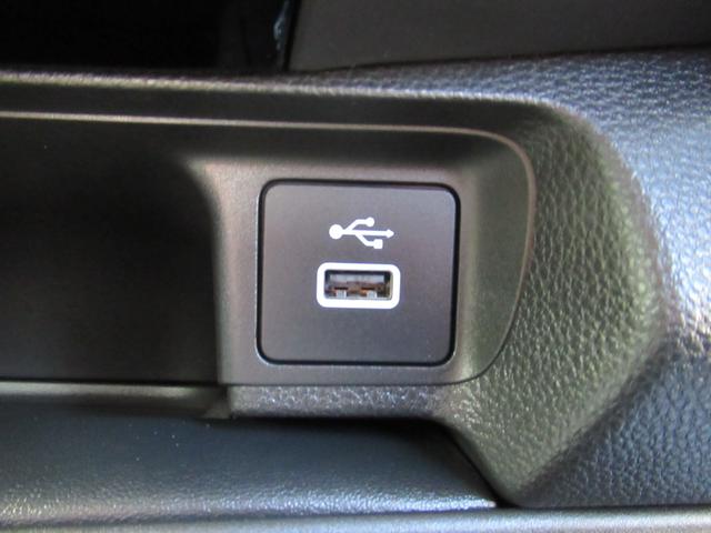 ヴェゼル ｅ：ＨＥＶ　Ｘ　衝突被害軽減ブレーキ　ＡＣＣ　純正メモリーナビ　Ｂカメラ　フルセグＴＶ　ＵＳＢ入力端子　Ｂｌｕｅｔｏｏｔｈ　純正ＡＷ　ＬＥＤヘッドライト　オートライト　クリアランスソナー　ＥＴＣ２．０　１オーナ　禁煙（45枚目）