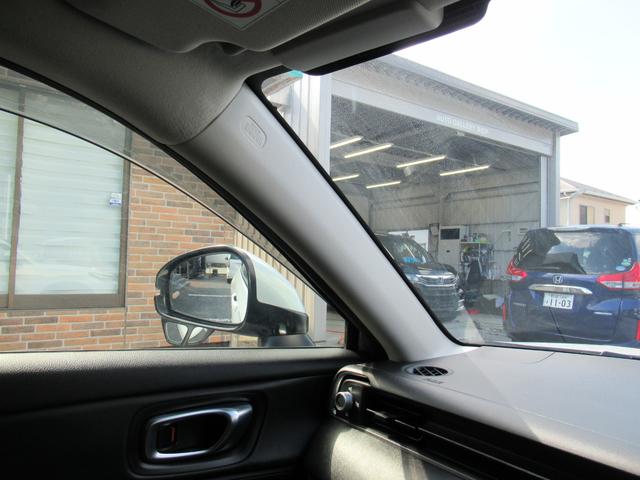 ヴェゼル ｅ：ＨＥＶ　Ｘ　衝突被害軽減ブレーキ　ＡＣＣ　純正メモリーナビ　Ｂカメラ　フルセグＴＶ　ＵＳＢ入力端子　Ｂｌｕｅｔｏｏｔｈ　純正ＡＷ　ＬＥＤヘッドライト　オートライト　クリアランスソナー　ＥＴＣ２．０　１オーナ　禁煙（51枚目）