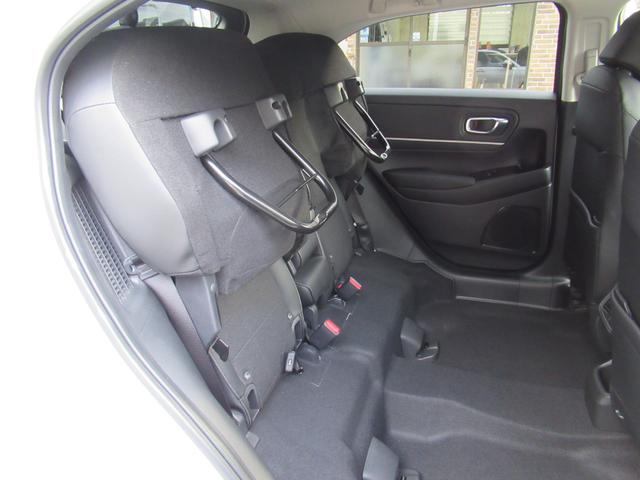 ヴェゼル e:HEV Z 衝突被害軽減ブレーキ ACC 前後ドラレコ 純正メモリーナビ Bカメラ フルセグ CD DVD USB BT 純正AW LED Pテールゲート Sヒータ ステアリングヒータ ETC2.0 1オナ 禁煙(28枚目)