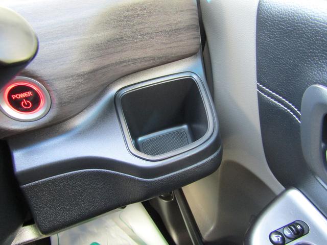 フリードハイブリッド ハイブリッド・EX 衝突被害軽減ブレーキ ACC 前後ドラレコ 純正メモリーナビ Bカメラ フルセグTV CD DVD USB BT 両側PSD 純正AW LED シートヒーター ウォークスルー ETC 1オーナ 禁煙車(39枚目)