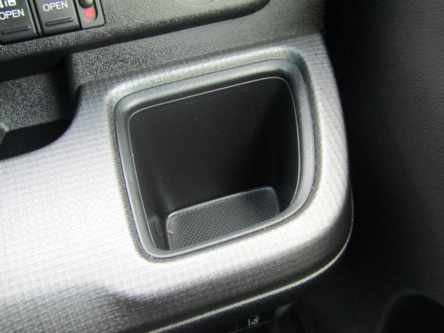 ステップワゴンスパーダ スパーダ　ホンダセンシング　純正ナビ　Ｂカメラ　ＥＴＣ　前後ドラレコ　ホンダセンシング　ワンオーナー　　ＡＣＣ　フルセグＴＶ　ＣＤ　ＤＶＤ再生　ＵＳＢ　Ｂｌｕｅｔｏｏｔｈ　両側ＰＳＤ　ＡＷ　ＬＥＤヘッドライト　オートライト（52枚目）