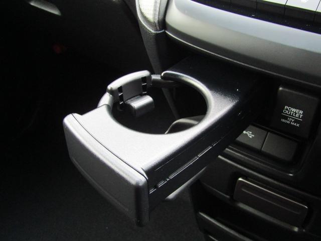 ステップワゴンスパーダ スパーダ　ホンダセンシング　純正ナビ　Ｂカメラ　ＥＴＣ　前後ドラレコ　ホンダセンシング　ワンオーナー　　ＡＣＣ　フルセグＴＶ　ＣＤ　ＤＶＤ再生　ＵＳＢ　Ｂｌｕｅｔｏｏｔｈ　両側ＰＳＤ　ＡＷ　ＬＥＤヘッドライト　オートライト（55枚目）