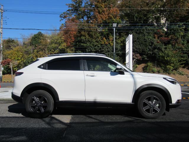 ヴェゼル ｅ：ＨＥＶ　Ｘ・ＨｕＮＴパッケージ　衝突被害軽減ブレーキ　ＡＣＣ　ドラレコ　純正メモリーナビ　Ｂカメラ　フルセグＴＶ　ＣＤ　ＤＶＤ　ＵＳＢ入力端子　ＢＴ　純正ＡＷ　ＬＥＤ　クリアランスソナー　ルーフレール　ＥＴＣ２．０　１オーナ　禁煙車（3枚目）