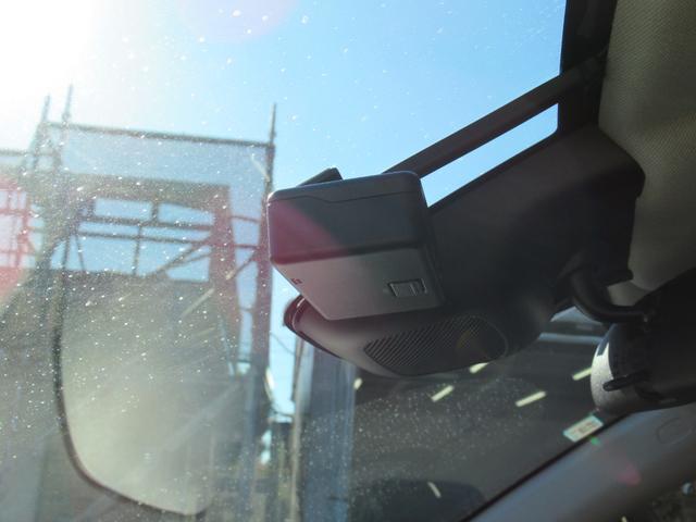 ヴェゼル ｅ：ＨＥＶ　Ｘ・ＨｕＮＴパッケージ　衝突被害軽減ブレーキ　ＡＣＣ　ドラレコ　純正メモリーナビ　Ｂカメラ　フルセグＴＶ　ＣＤ　ＤＶＤ　ＵＳＢ入力端子　ＢＴ　純正ＡＷ　ＬＥＤ　クリアランスソナー　ルーフレール　ＥＴＣ２．０　１オーナ　禁煙車（11枚目）