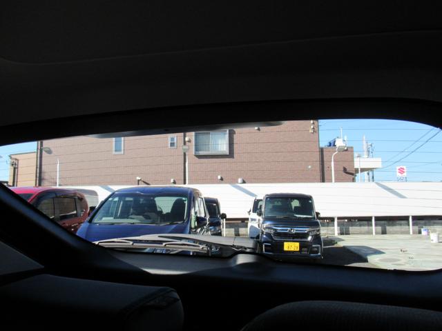 ヴェゼル ｅ：ＨＥＶ　Ｘ・ＨｕＮＴパッケージ　衝突被害軽減ブレーキ　ＡＣＣ　ドラレコ　純正メモリーナビ　Ｂカメラ　フルセグＴＶ　ＣＤ　ＤＶＤ　ＵＳＢ入力端子　ＢＴ　純正ＡＷ　ＬＥＤ　クリアランスソナー　ルーフレール　ＥＴＣ２．０　１オーナ　禁煙車（52枚目）