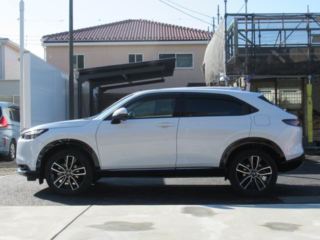 ヴェゼル ｅ：ＨＥＶ　Ｚ　衝突被害軽減ブレーキ　ＡＣＣ　ドラレコ　純正メモリーナビ　Ｂカメラ　フルセグＴＶ　ＵＳＢ入力端子　Ｂｌｕｅｔｏｏｔｈ　純正ＡＷ　ＬＥＤ　Ｓヒーター　Ｐテールゲート　ＥＴＣ２．０　１オーナー　禁煙車（4枚目）