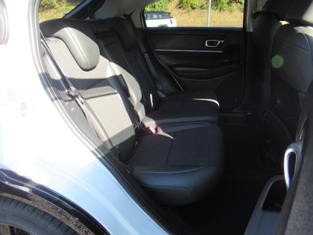 ヴェゼル ｅ：ＨＥＶ　Ｚ　衝突被害軽減ブレーキ　ＡＣＣ　ドラレコ　純正メモリーナビ　Ｂカメラ　フルセグＴＶ　ＵＳＢ入力端子　Ｂｌｕｅｔｏｏｔｈ　純正ＡＷ　ＬＥＤ　Ｓヒーター　Ｐテールゲート　ＥＴＣ２．０　１オーナー　禁煙車（27枚目）