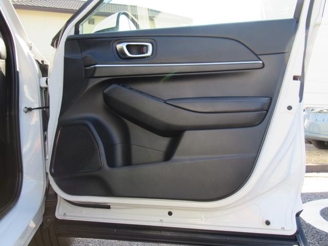 ヴェゼル ｅ：ＨＥＶ　Ｚ　衝突被害軽減ブレーキ　ＡＣＣ　ドラレコ　純正メモリーナビ　Ｂカメラ　フルセグＴＶ　ＵＳＢ入力端子　Ｂｌｕｅｔｏｏｔｈ　純正ＡＷ　ＬＥＤ　Ｓヒーター　Ｐテールゲート　ＥＴＣ２．０　１オーナー　禁煙車（32枚目）