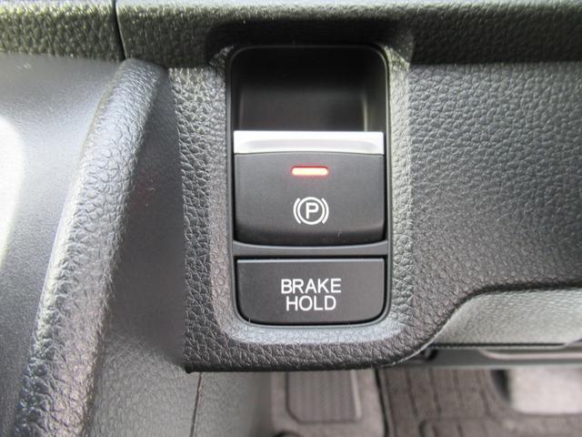 �d�q����p�[�L���O�u���[�L��I�[�g�u���[�L�z�[���h�ȂǁA���^�]��֗��ɂ���@�\�𑕔����Ă���܂��I