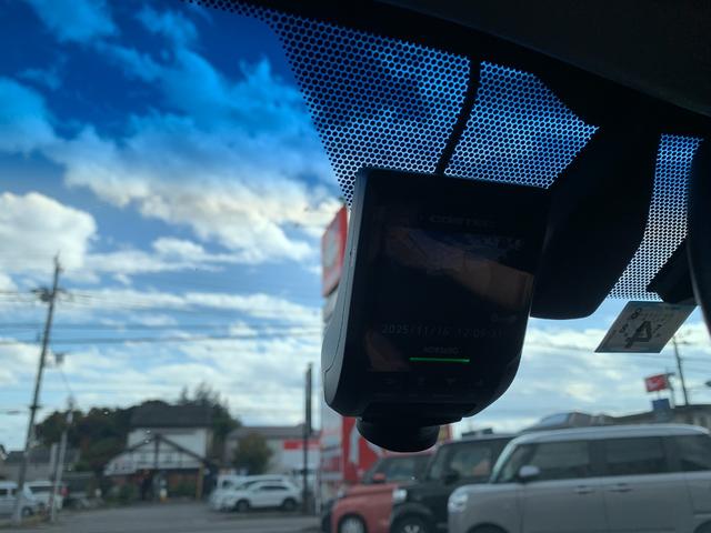 クラウンハイブリッド アスリートＳ　ドライブレコーダー　ＥＴＣ　オートクルーズコントロール　バックカメラ　ナビ　ＴＶ　アルミホイール　ＨＩＤ　サンルーフ　ＣＶＴ　シートヒーター　シートエアコン　スマートキー　電動格納ミラー（8枚目）