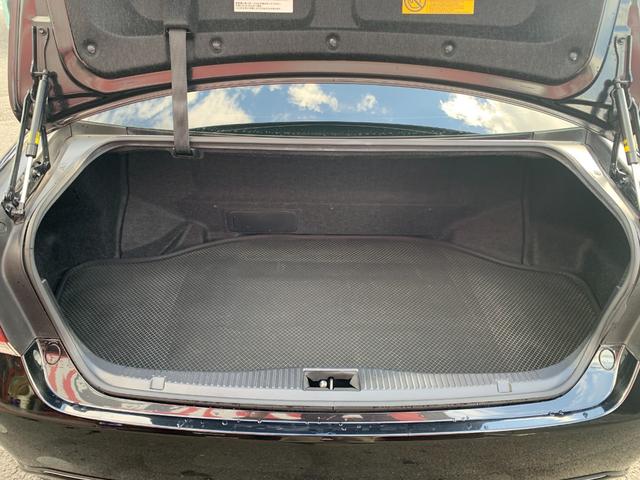 クラウンハイブリッド アスリートＳ　ドライブレコーダー　ＥＴＣ　オートクルーズコントロール　バックカメラ　ナビ　ＴＶ　アルミホイール　ＨＩＤ　サンルーフ　ＣＶＴ　シートヒーター　シートエアコン　スマートキー　電動格納ミラー（19枚目）