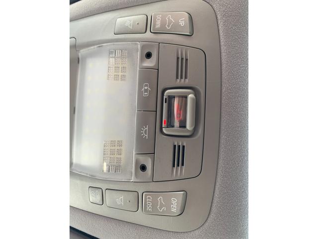 クラウンハイブリッド アスリートＳ　ドライブレコーダー　ＥＴＣ　オートクルーズコントロール　バックカメラ　ナビ　ＴＶ　アルミホイール　ＨＩＤ　サンルーフ　ＣＶＴ　シートヒーター　シートエアコン　スマートキー　電動格納ミラー（30枚目）