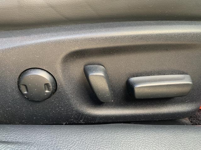 クラウンハイブリッド アスリートＳ　ドライブレコーダー　ＥＴＣ　オートクルーズコントロール　バックカメラ　ナビ　ＴＶ　アルミホイール　ＨＩＤ　サンルーフ　ＣＶＴ　シートヒーター　シートエアコン　スマートキー　電動格納ミラー（36枚目）