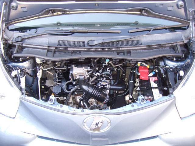 ｉＱ １００Ｇ　禁煙車　スマートキー　オートエアコン　走行４８５３５キロ　セラミック系コーティング済（7枚目）