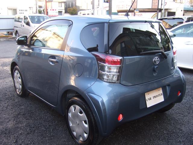 ｉＱ １００Ｇ　禁煙車　スマートキー　オートエアコン　走行４８５３５キロ　セラミック系コーティング済（11枚目）