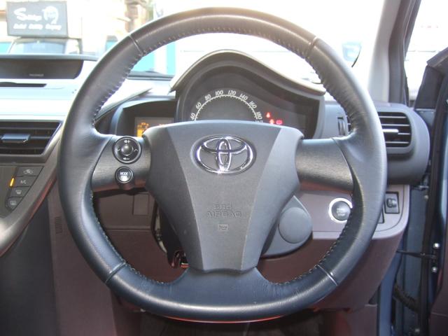 ｉＱ １００Ｇ　禁煙車　スマートキー　オートエアコン　走行４８５３５キロ　セラミック系コーティング済（19枚目）