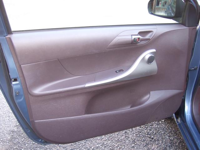 ｉＱ １００Ｇ　禁煙車　スマートキー　オートエアコン　走行４８５３５キロ　セラミック系コーティング済（38枚目）