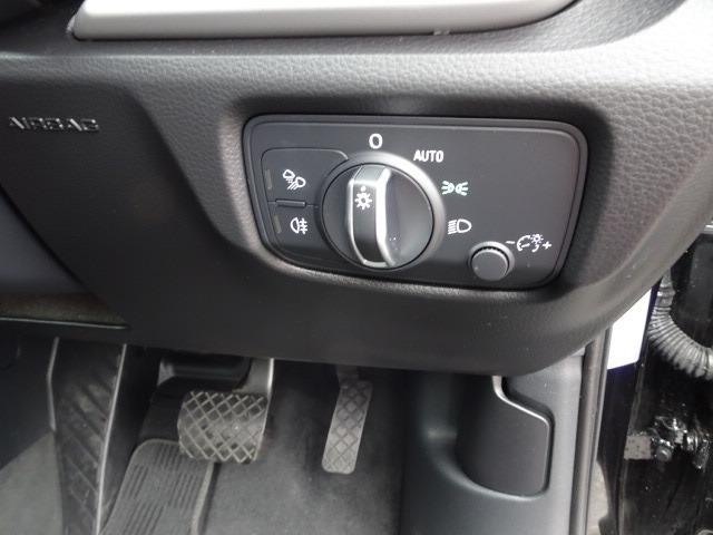 Ａ３セダン ３０ＴＦＳＩ　ＬＥＤヘッドライト　スマートキー　Ｉ－ＳＴＯＰ（25枚目）