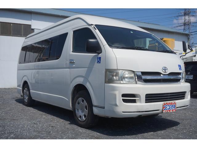 ハイエースコミューター 　ウェルキャブ　車椅子移動車　Ｂタイプ　固定装置２基　後部リフト　走行９．６万キロ　タイミングチェーン　ＥＴＣ　ＣＤ　エアコン　オートステップ（5枚目）