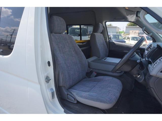 ハイエースコミューター 　ウェルキャブ　車椅子移動車　Ｂタイプ　固定装置２基　後部リフト　走行９．６万キロ　タイミングチェーン　ＥＴＣ　ＣＤ　エアコン　オートステップ（15枚目）