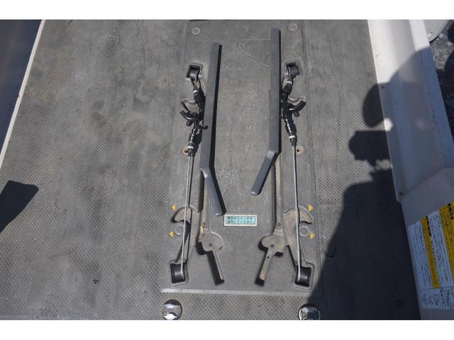 ハイエースコミューター 　ウェルキャブ　車椅子移動車　Ｂタイプ　固定装置２基　後部リフト　走行９．６万キロ　タイミングチェーン　ＥＴＣ　ＣＤ　エアコン　オートステップ（28枚目）