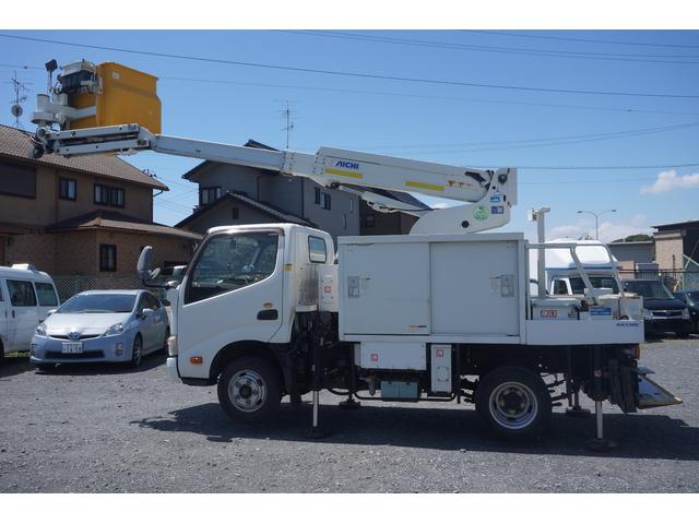 デュトロ 　高所作業車　ＳＥ０８Ｃ　８ｍ高所　ジャッキ自動張り出し　電工　ＦＲＰバケット　バッテリーユニット駆動　左右荷室　架装３０６８時間　常時バックカメラ（15枚目）