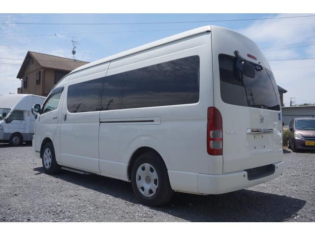 ハイエースコミューター ウェルキャブ　Ｂタイプ　車椅子移動車２台　バッテリー新品　左電動パワースライド　車椅子固定装置２基　ストレッチャー固定バー　座席８人　計１０人乗車　コーナーセンサー（9枚目）