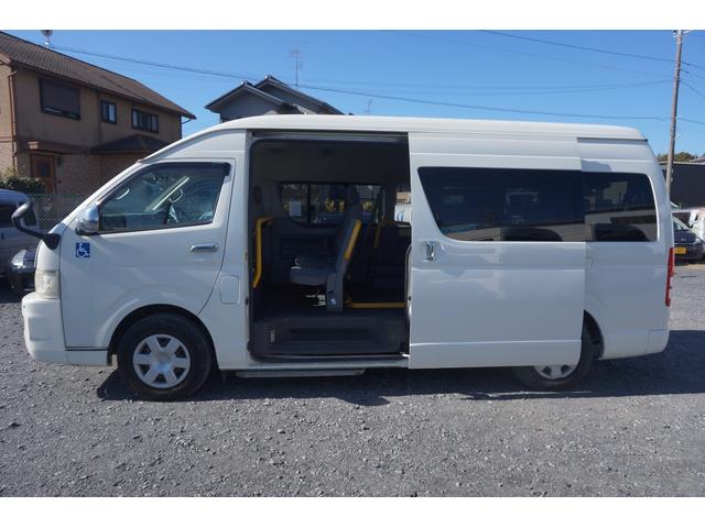 ハイエースコミューター ウェルキャブ　Ｂタイプ　車椅子移動車２台　バッテリー新品　左電動パワースライド　車椅子固定装置２基　ストレッチャー固定バー　座席８人　計１０人乗車　コーナーセンサー（22枚目）