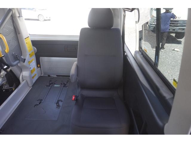 ハイエースバン ウェルキャブ 車椅子移動車 Bタイプ 車椅子固定2台 福祉車両 リアリフト 10人乗車 走行10.2万キロ タイミングチェーン キーレス ガソリン(15枚目)