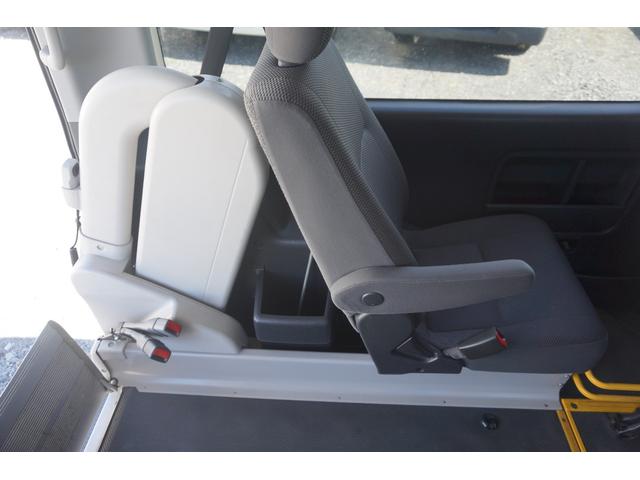 ハイエースバン ウェルキャブ 車椅子移動車 Bタイプ 車椅子固定2台 福祉車両 リアリフト 10人乗車 走行10.2万キロ タイミングチェーン キーレス ガソリン(26枚目)