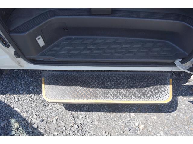 ハイエースバン ウェルキャブ 車椅子移動車 Bタイプ 車椅子固定2台 福祉車両 リアリフト 10人乗車 走行10.2万キロ タイミングチェーン キーレス ガソリン(28枚目)