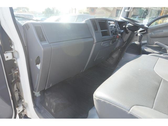 エルフトラック 散水車 4000L 前圧力後重力散水 走行2.6万キロ 6速MT 極東製LH04-302R 車両総重量7.295キロ 準中型免許(12枚目)