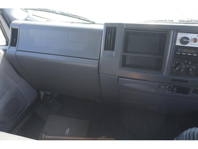 エルフトラック 散水車 4000L 前圧力後重力散水 走行2.6万キロ 6速MT 極東製LH04-302R 車両総重量7.295キロ 準中型免許(18枚目)