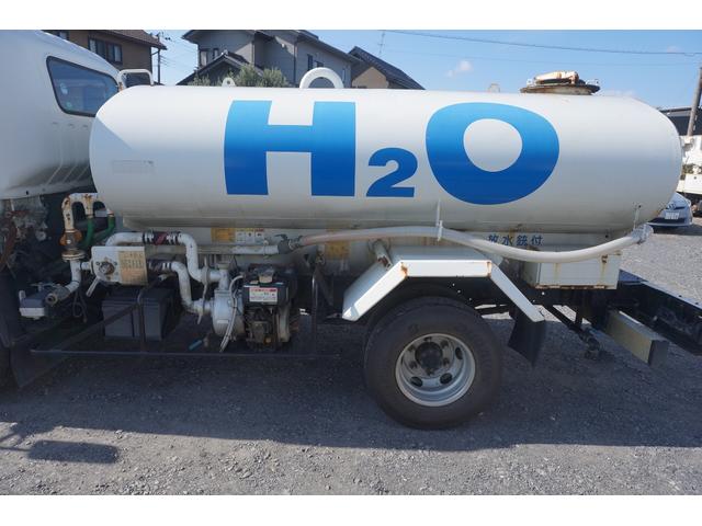 エルフトラック 散水車 4000L 前圧力後重力散水 走行2.6万キロ 6速MT 極東製LH04-302R 車両総重量7.295キロ 準中型免許(19枚目)