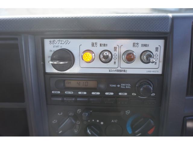 エルフトラック 散水車 4000L 前圧力後重力散水 走行2.6万キロ 6速MT 極東製LH04-302R 車両総重量7.295キロ 準中型免許(24枚目)