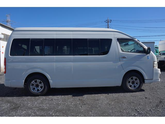 レジアスエースコミューター ウェルキャブ　車椅子固定装置　Ｄタイプ　車椅子４台積み　リアリフト　ディーゼル車　９人乗車　走行７．３万キロ　ＮＯＸＰＭ適合　軽油（7枚目）