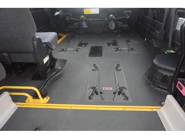レジアスエースコミューター ウェルキャブ　車椅子固定装置　Ｄタイプ　車椅子４台積み　リアリフト　ディーゼル車　９人乗車　走行７．３万キロ　ＮＯＸＰＭ適合　軽油（23枚目）