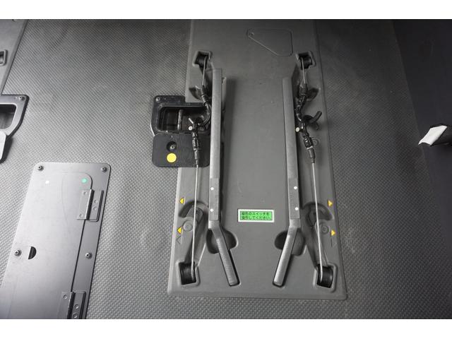 レジアスエースコミューター ウェルキャブ　車椅子固定装置　Ｄタイプ　車椅子４台積み　リアリフト　ディーゼル車　９人乗車　走行７．３万キロ　ＮＯＸＰＭ適合　軽油（28枚目）