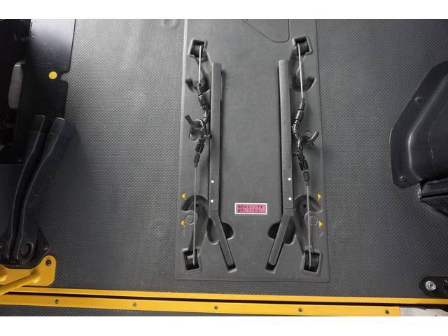 レジアスエースコミューター ウェルキャブ　車椅子固定装置　Ｄタイプ　車椅子４台積み　リアリフト　ディーゼル車　９人乗車　走行７．３万キロ　ＮＯＸＰＭ適合　軽油（29枚目）