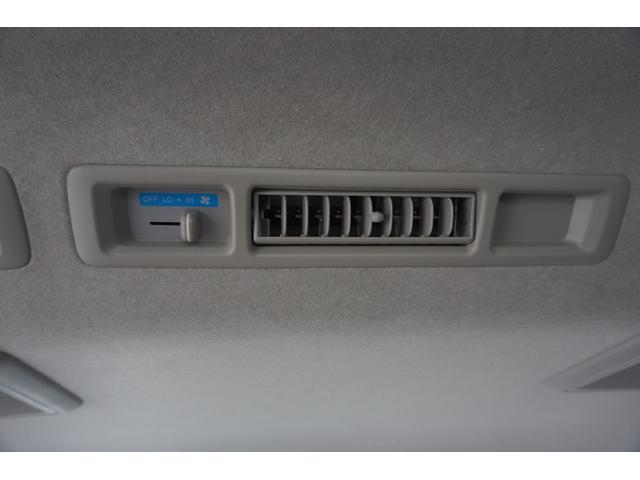 レジアスエースコミューター ウェルキャブ　車椅子固定装置　Ｄタイプ　車椅子４台積み　リアリフト　ディーゼル車　９人乗車　走行７．３万キロ　ＮＯＸＰＭ適合　軽油（32枚目）