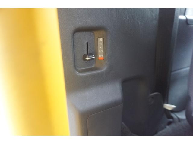 レジアスエースコミューター ウェルキャブ　車椅子固定装置　Ｄタイプ　車椅子４台積み　リアリフト　ディーゼル車　９人乗車　走行７．３万キロ　ＮＯＸＰＭ適合　軽油（33枚目）