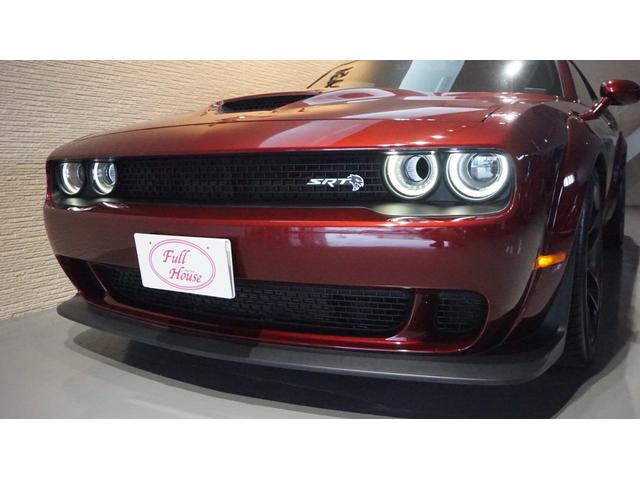 ＳＲＴ　ヘルキャット　ワイドボディ　プラスＰ　アップルカープレイ　ラグナレザー　ベンチレーション　シートヒーター　クルコン　キセノン　ＥＴＣ　ブレンボ　　外エアクリ　ハーマンカードン　ドラレコ前後(10枚目)