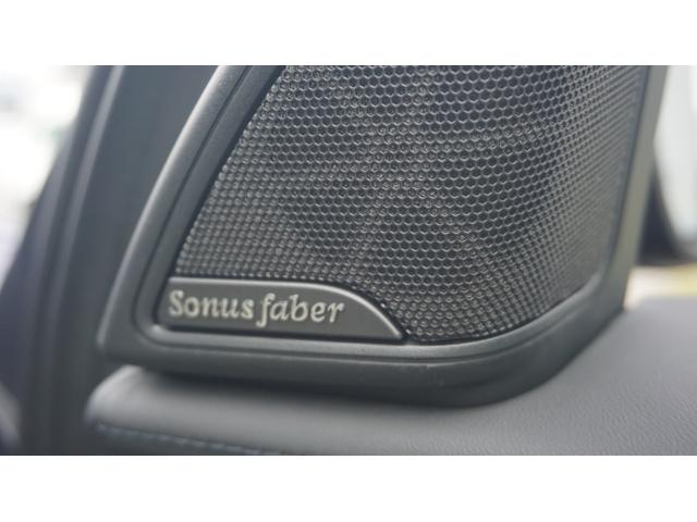 グレカーレ モデナ　フルセグ　３６０カメラ　クリームレザー　エア＆シートヒーター　ステアヒーター　ＳＦサウンド　テックアシスタントＰ　イエローキャリパー　カーボンマクロトウィル　サンルーフ　エアサス　スポーツペダル（6枚目）